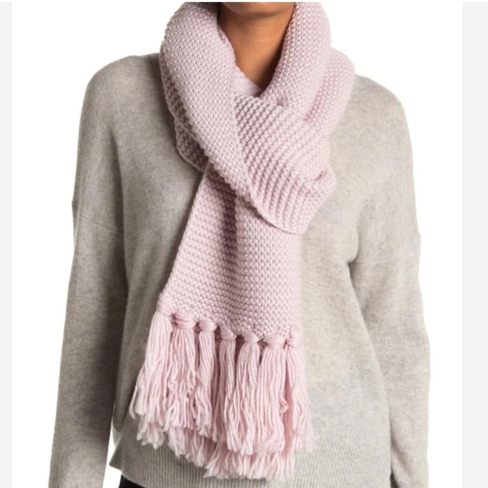 UGG Chunky Knit Scarf! Retail $89.